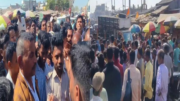 कटिहार में NH-31 पर प्रदर्शन