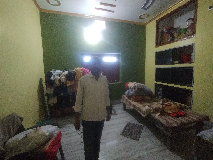 शिक्षक दंपती के घर 4.28 लाख की चोरी
