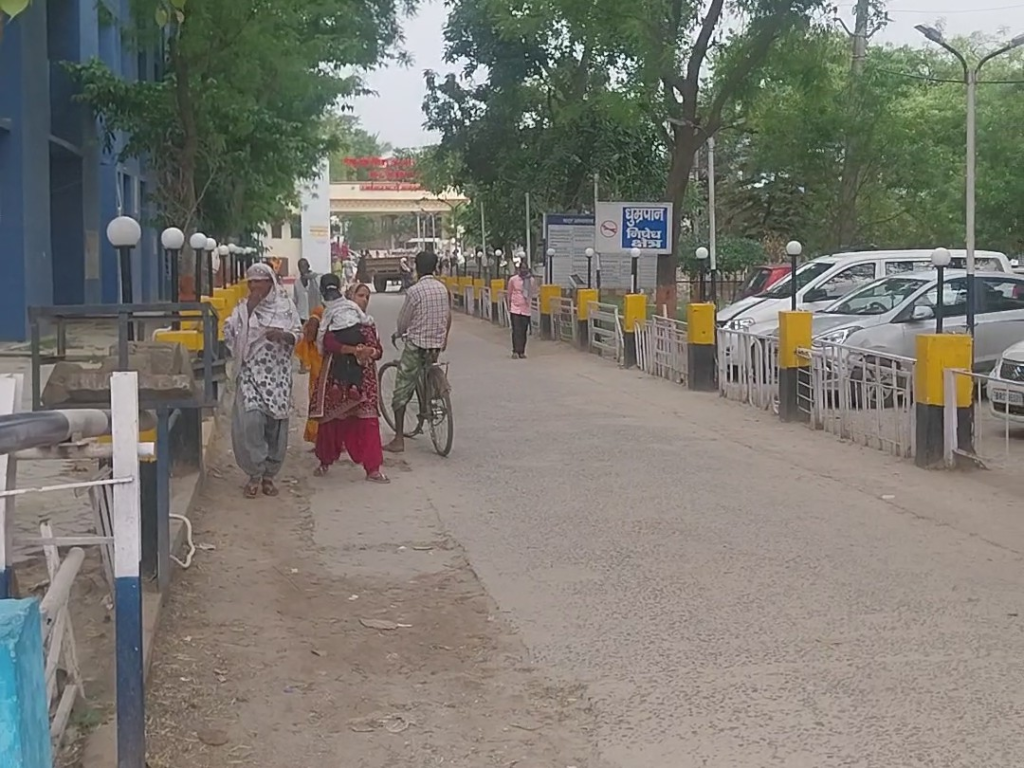मॉडल अस्पताल में अव्यवस्था की पोल खुली