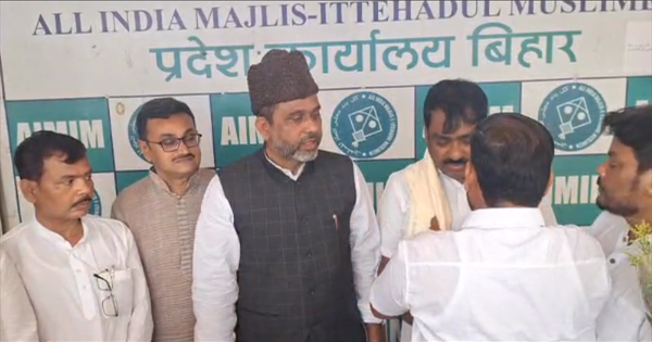 तौसीफ आलम का एआईएमआईएम में शामिल होने पर जोरदार स्वागत
