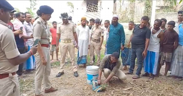 अररिया में दो जिंदा बम मिलने से हड़कंप