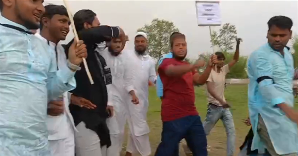  वक्फ बिल के विरोध में जलालगढ़ में हजारों लोगों का प्रदर्शन