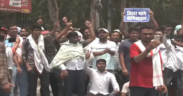 बेरोज़गारी और डोमिसाइल नीति पर गरजे अख्तरुल ईमान