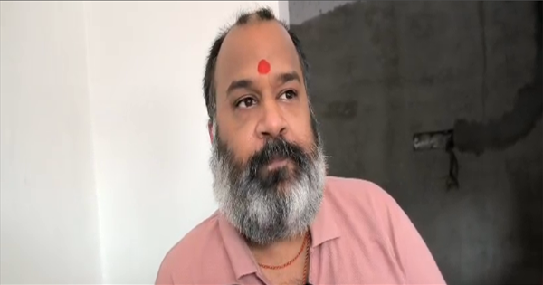 किशनगंज में स्कॉलरशिप परीक्षा में सफल छात्रों को फाउंडेशन ने दी किताबें