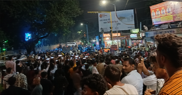 पुलिस गाड़ी की टक्कर से युवक की मौत, परिजनों ने किया प्रदर्शन