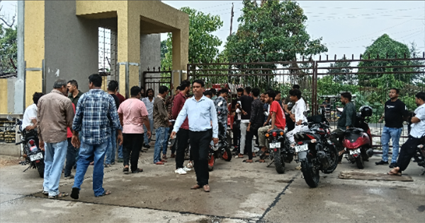 पूर्णिया में पुलिस बोर्ड लगी गाड़ी ने 3 किलोमीटर में 5 को रौंदा