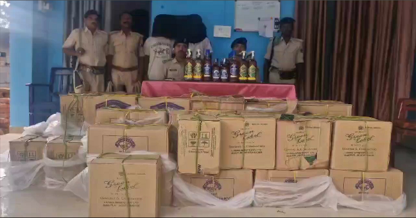 सब्जी की आड़ में विदेशी शराब की तस्करी का भंडाफोड़