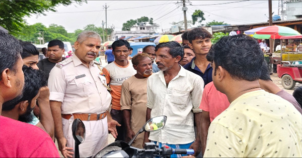 छतरगाछ में सड़क हादसा: टेंपो की टक्कर से बाइक सवार घायल