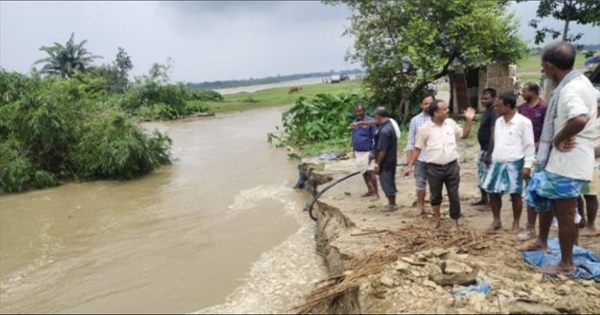 किशनगंज में कनकई नदी का कहर: 60 एकड़ जमीन बह गई