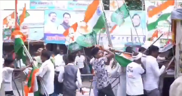 वोटर अधिकार यात्रा में तिरंगे का अपमान, वायरल वीडियो