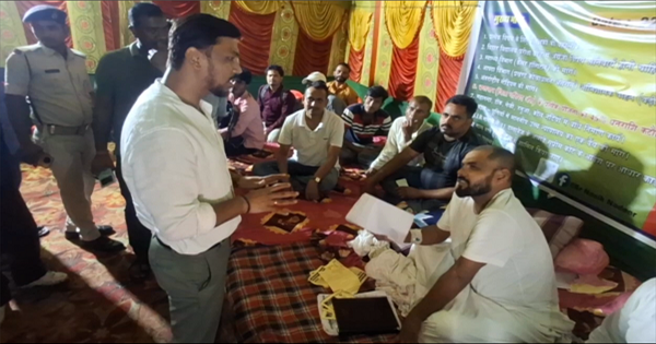 किशनगंज में जनहित के मुद्दों पर चार दिवसीय अनशन समाप्त