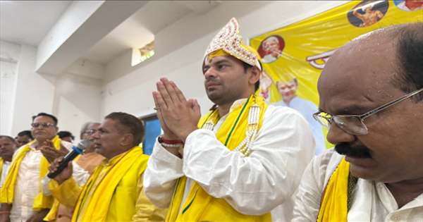शाहपुर सीट से चुनावी बिगुल फूंका, तेज प्रताप यादव ने की धान रोपनी