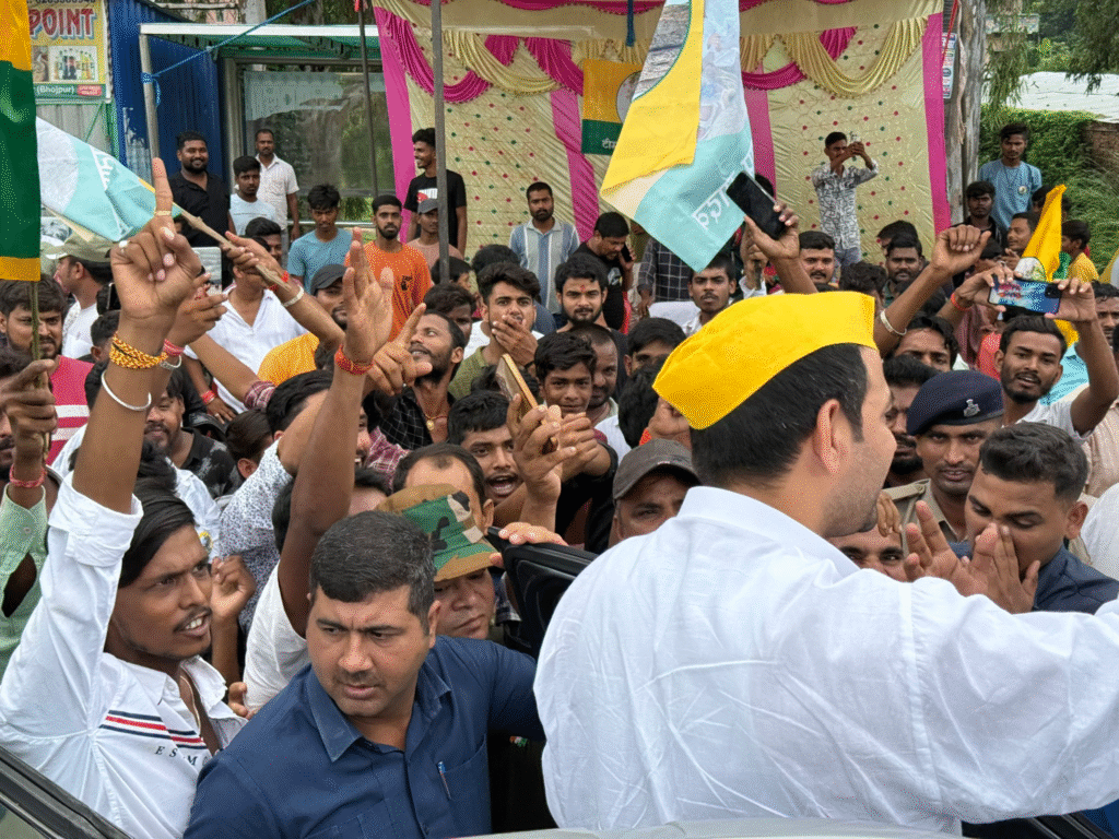 शाहपुर सीट से चुनावी बिगुल फूंका, तेज प्रताप यादव ने की धान रोपनी