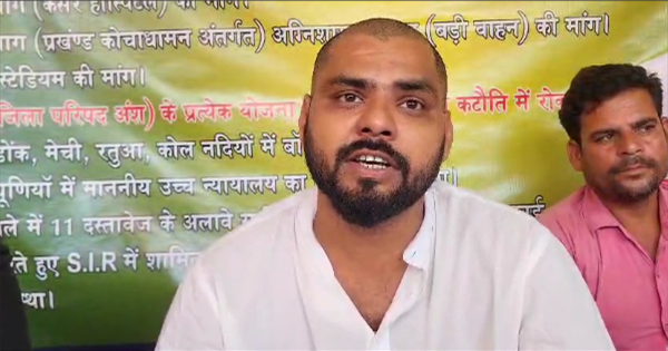 किशनगंज में जिप सदस्य नासिक की अनिश्चितकालीन भूख हड़ताल शुरू