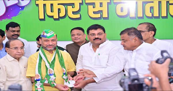 ठाकुरगंज में बड़ा उलटफेर: पूर्व विधायक गोपाल अग्रवाल JDU में शामिल