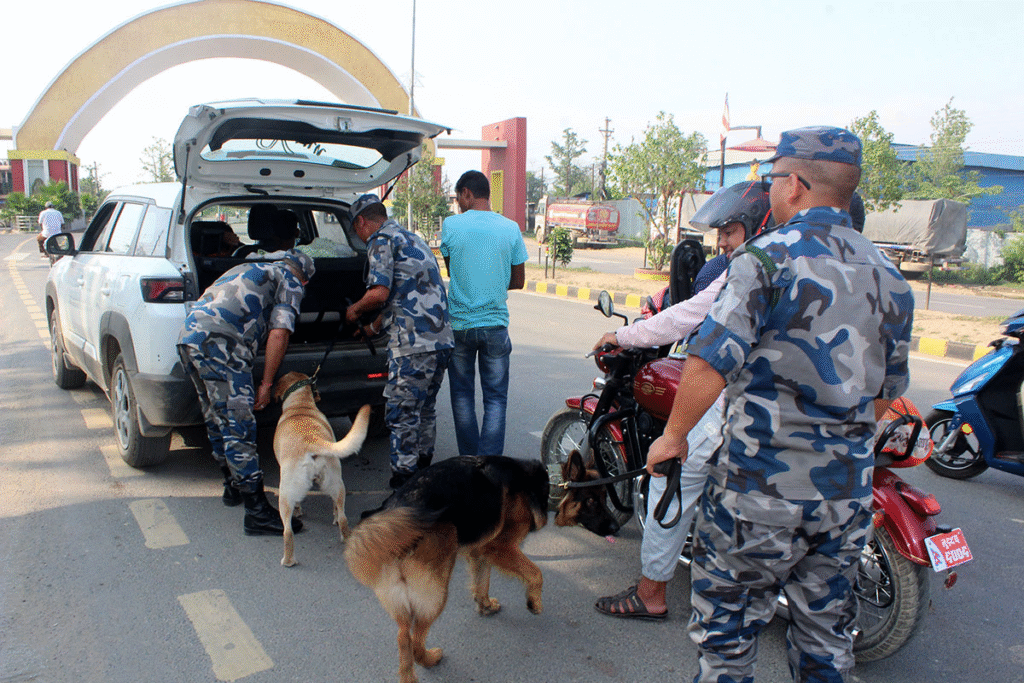 नेपाल में सोशल मीडिया बैन के बाद तनाव बढ़ा