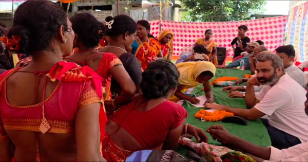 किशनगंज में कांग्रेस का वोट चोरी के खिलाफ हस्ताक्षर अभियान तेज़