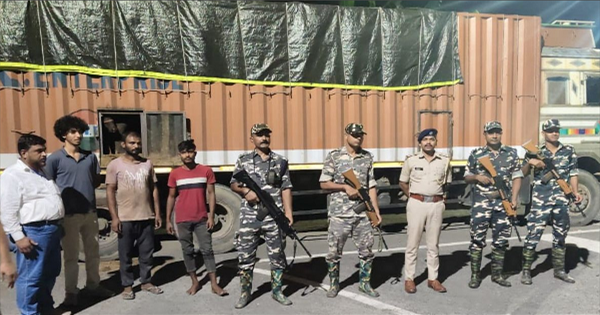 किशनगंज में 28 भैंसों के साथ तीन तस्कर गिरफ्तार