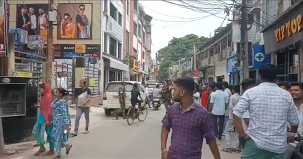 दफ्तरी ग्रुप पर आयकर का शिकंजा: 100 करोड़ की बेनामी संपत्ति जब्त