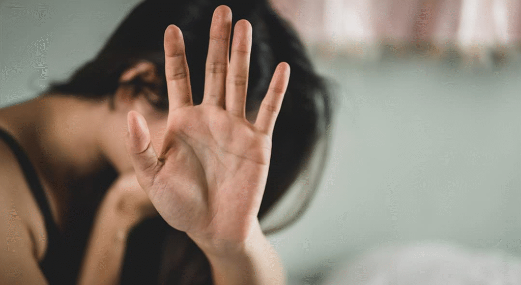 सहानुभूति के छलावे में तीन साल का दु:स्वप्न: विधवा पर पड़ोसी ने किए बलात्कार