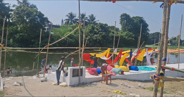 नगर परिषद अध्यक्ष इंद्रदेव पासवान ने किया छठ घाटों का निरीक्षण