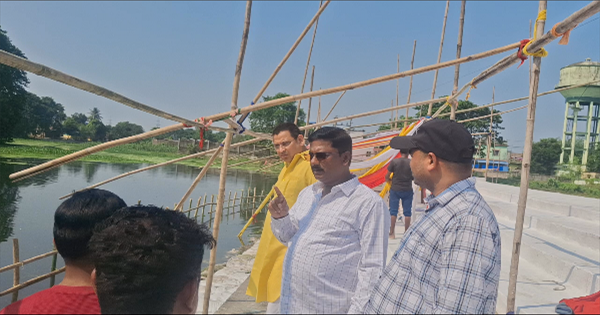 नगर परिषद अध्यक्ष इंद्रदेव पासवान ने किया छठ घाटों का निरीक्षण