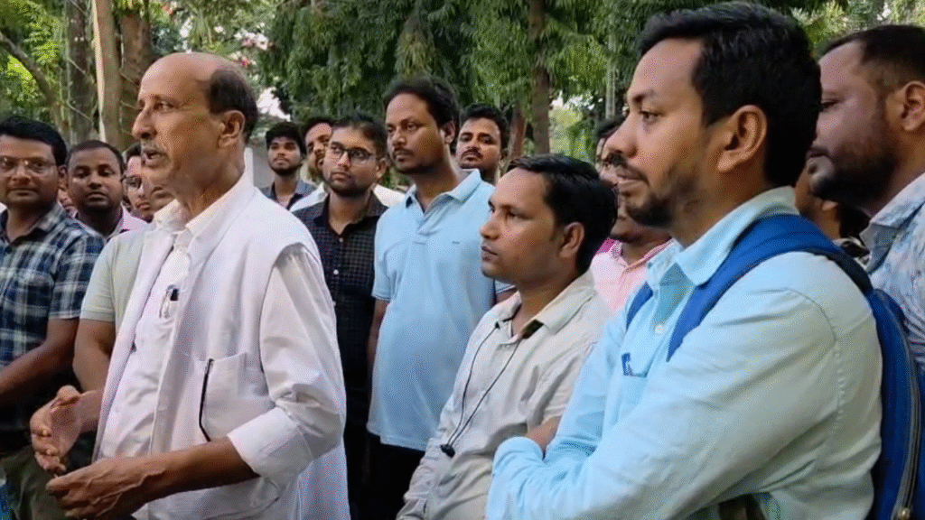 किशनगंज में शिक्षकों का तबादला बना विवाद का कारण