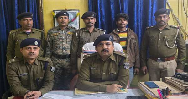 कटिहार में छापेमारी के दौरान पुलिस पर फायरिंग