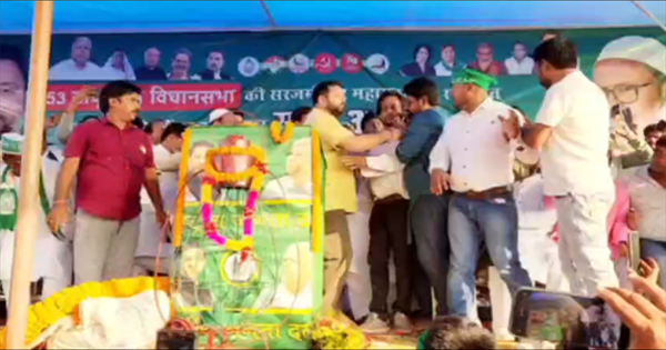 किशनगंज में तेजस्वी यादव का NDA पर तीखा प्रहार