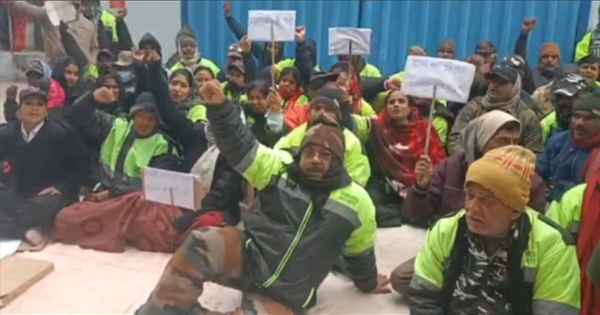 किशनगंज सदर अस्पताल के सुरक्षाकर्मी अनिश्चितकालीन हड़ताल पर