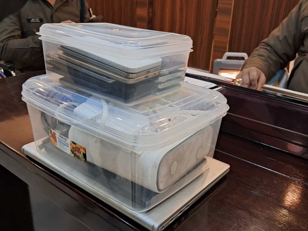 फिंगर स्कैनिंग डिवाइस से बैंक खातों में सेंध, 5 गिरफ्तार