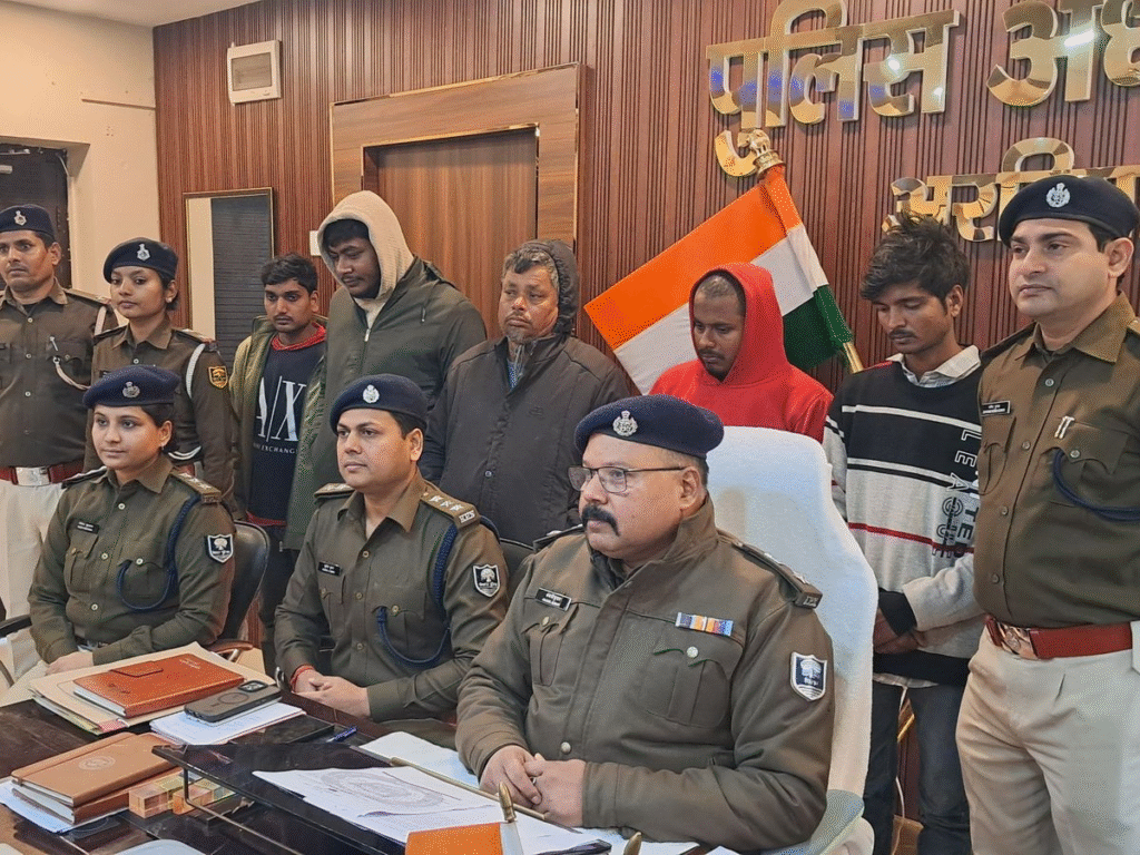 फिंगर स्कैनिंग डिवाइस से बैंक खातों में सेंध, 5 गिरफ्तार