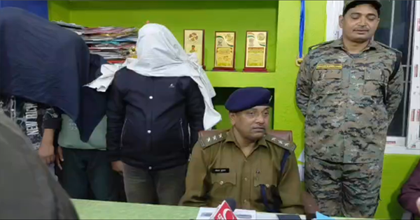 किशनगंज में ‘ऊँट एक्सप्रेस’ का खुलासा: ट्रक से 12 ऊँट बरामद