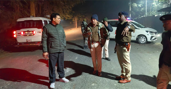 किशनगंज में एसपी संतोष कुमार का औचक रात्रि निरीक्षण