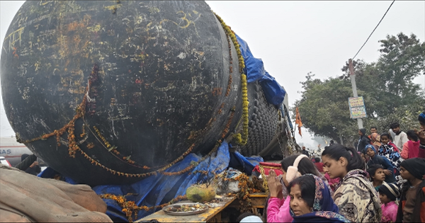विश्व का सबसे बड़ा शिवलिंग गोपालगंज पहुंचा