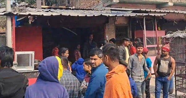 मुर्गा दुकान में गैस सिलेंडर में लगी आग