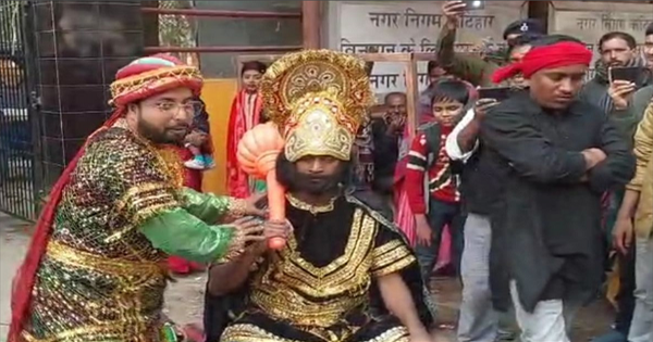 कटिहार में सड़क सुरक्षा का अनोखा संदेश