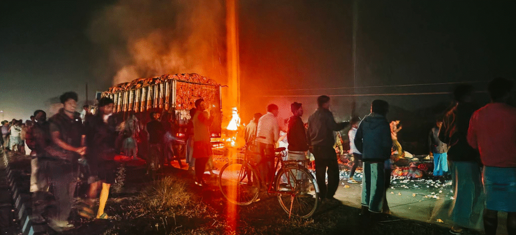 किशनगंज में सड़क हादसा, 100kh की रफ्तार में भिड़े दो ट्रक