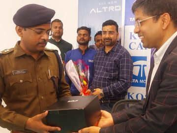 अररिया में शोरूम से चोरी दो टाटा नेक्सॉन कारें 5 दिन में बरामद