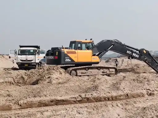 NGT के आदेशों की अनदेखी: किशनगंज के बगलबाड़ी में बड़े पैमाने पर अवैध खनन, प्रशासन पर उठे सवाल