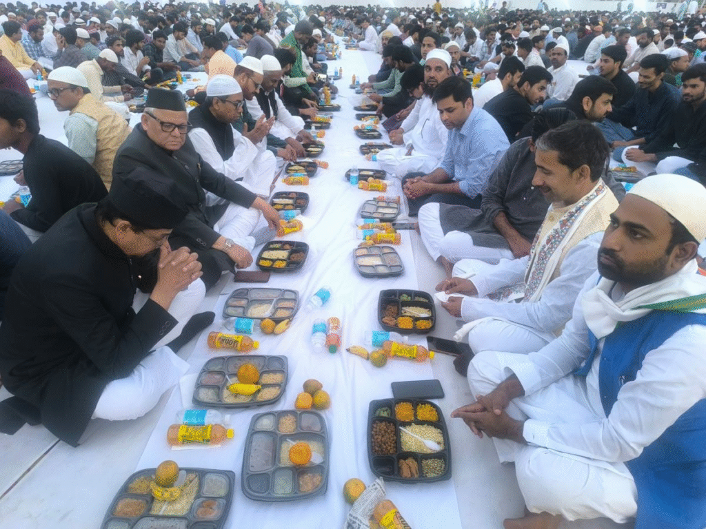 अल करीम यूनिवर्सिटी में भव्य इफ्तार समारोह