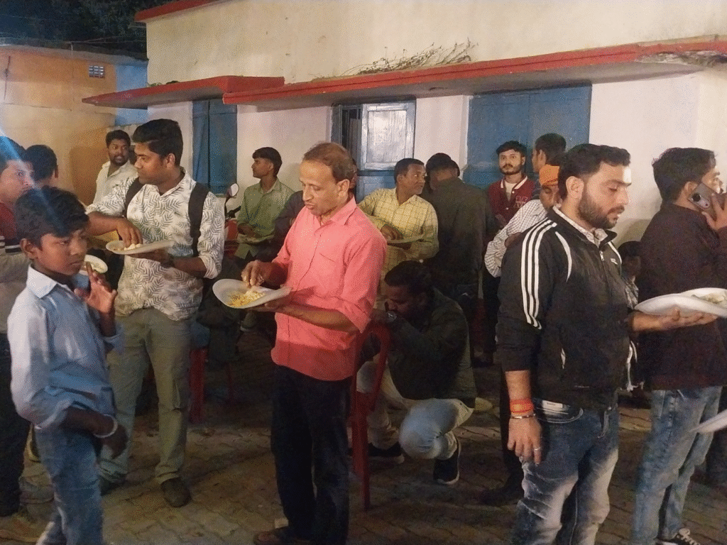 अररिया के ठाकुरवाड़ी मंदिर में आस्था का सैलाब