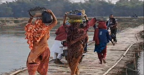 अररिया में परमान नदी पर पुल न बनने से हजारों लोग परेशान