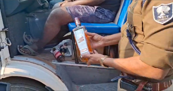 किशनगंज में एम्बुलेंस से शराब तस्करी का भंडाफोड़