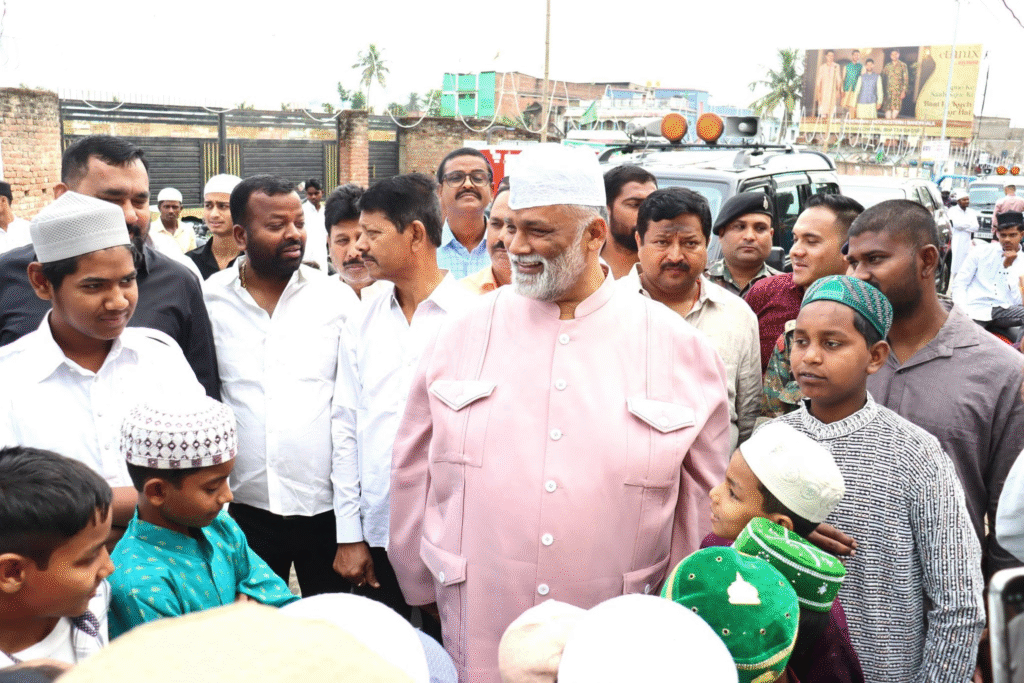 पूर्णिया में धूमधाम से अदा की गई ईद की नमाज