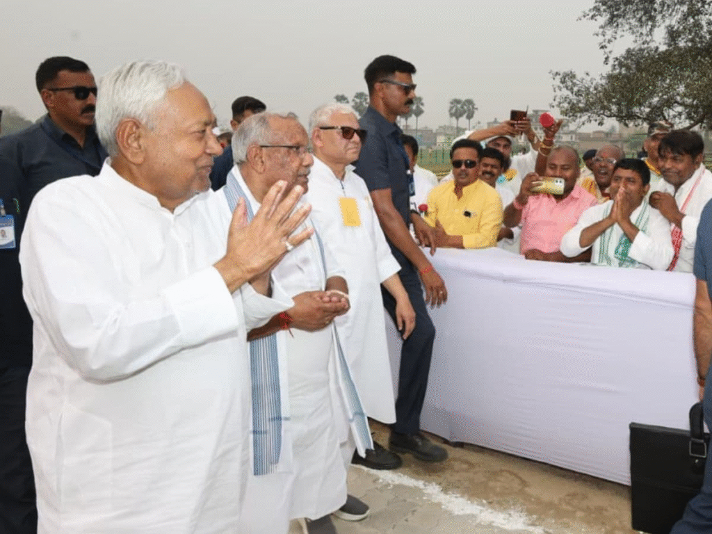 पूर्णिया में ‘समृद्धि यात्रा’: मुख्यमंत्री नीतीश कुमार ने पिछली सरकारों पर साधा निशाना, मंत्री लेसी सिंह भावुक होकर रो पड़ीं