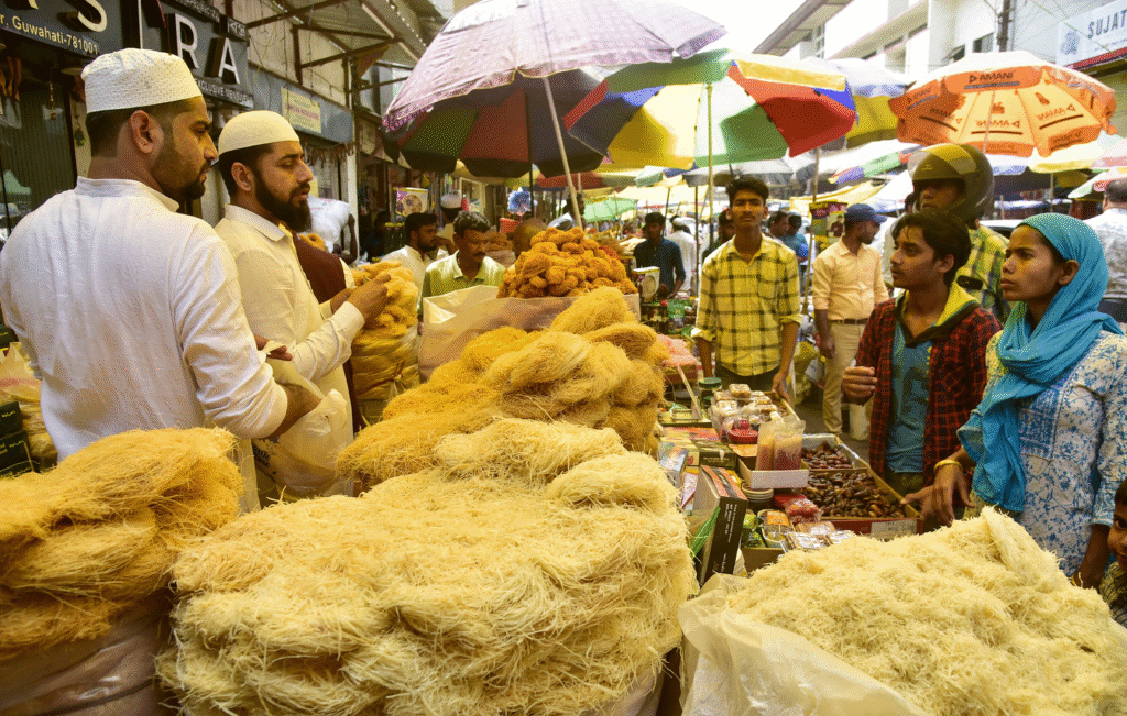 ईद से पहले किशनगंज के बाजारों में रौनक बढ़ी