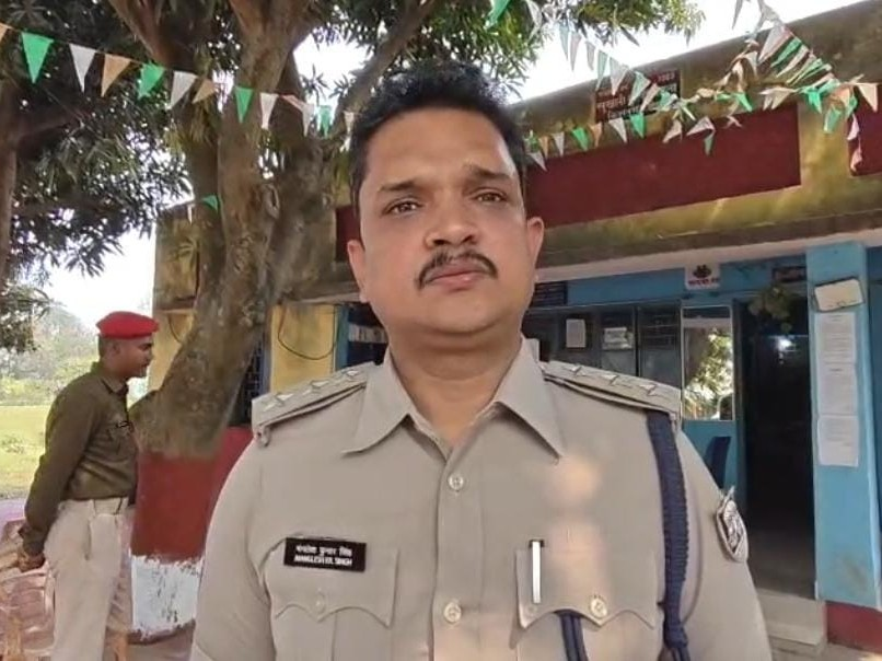 किशनगंज में आपसी विवाद में तेजाब फेंकने का मामला