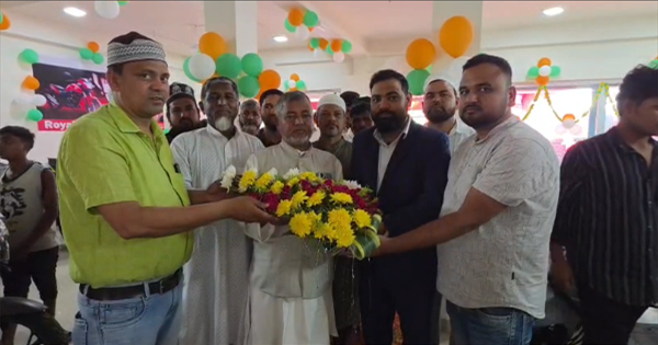 किशनगंज के पोठिया में ‘रॉयल मोटर्स’ शोरूम का भव्य उद्घाटन
