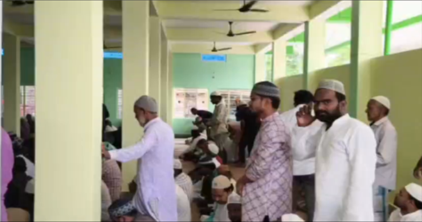 किशनगंज में अलविदा जुम्मा पर उमड़ी नमाज़ियों की भीड़